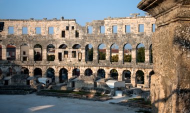 Nastavljaju se edukacije o prevenciji prijevara starijih osoba u pulskim mjesnim odborima