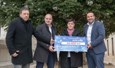 Dječjem domu Ruža Petrović uručen ček na 36 tisuća kuna s humanitarnog koncerta 4 tenora