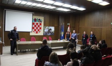 Škola za odgoj i obrazovanje posjetila Policijsku upravu istarsku