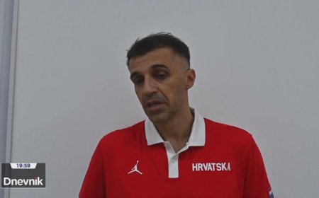 Sesar i Badžim nakon pobjede nad Belgijom