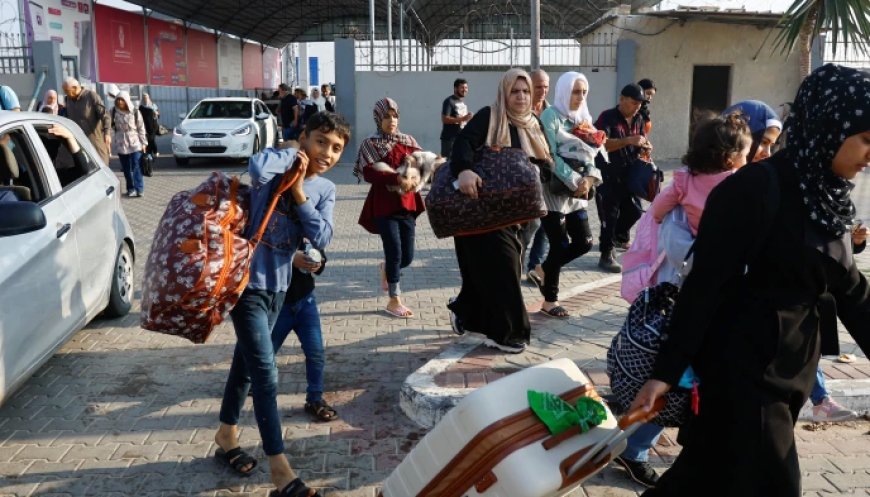 Jutro snažnog bombardiranja, izraelski vojnici hodaju ulicama Gaze