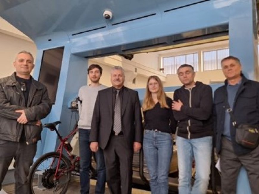 Domaće rješenje za pametne gradove: solarne punionice električnih bicikala