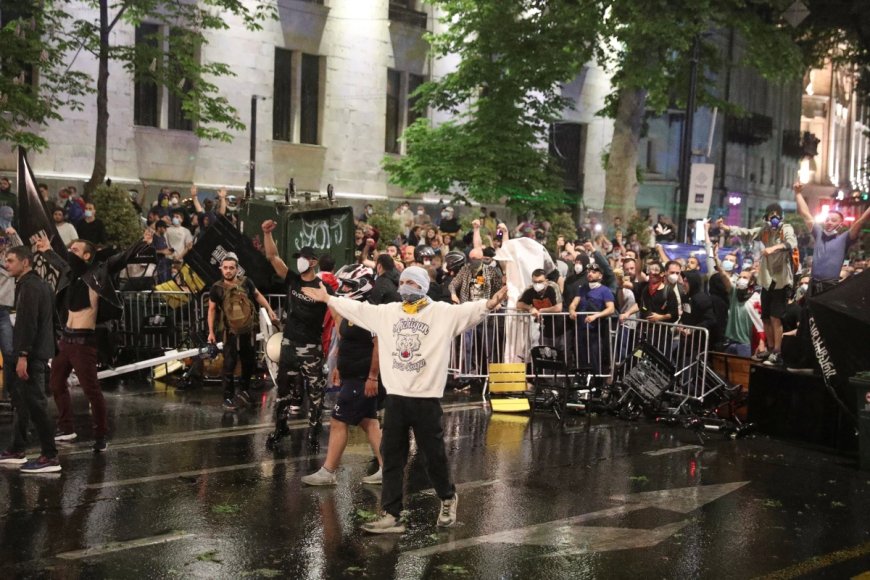 Gruzijska policija sukobila se s prosvjednicima protiv zakona o "stranim agentima"